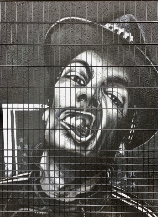Hood Snarl Street Art - Southwark